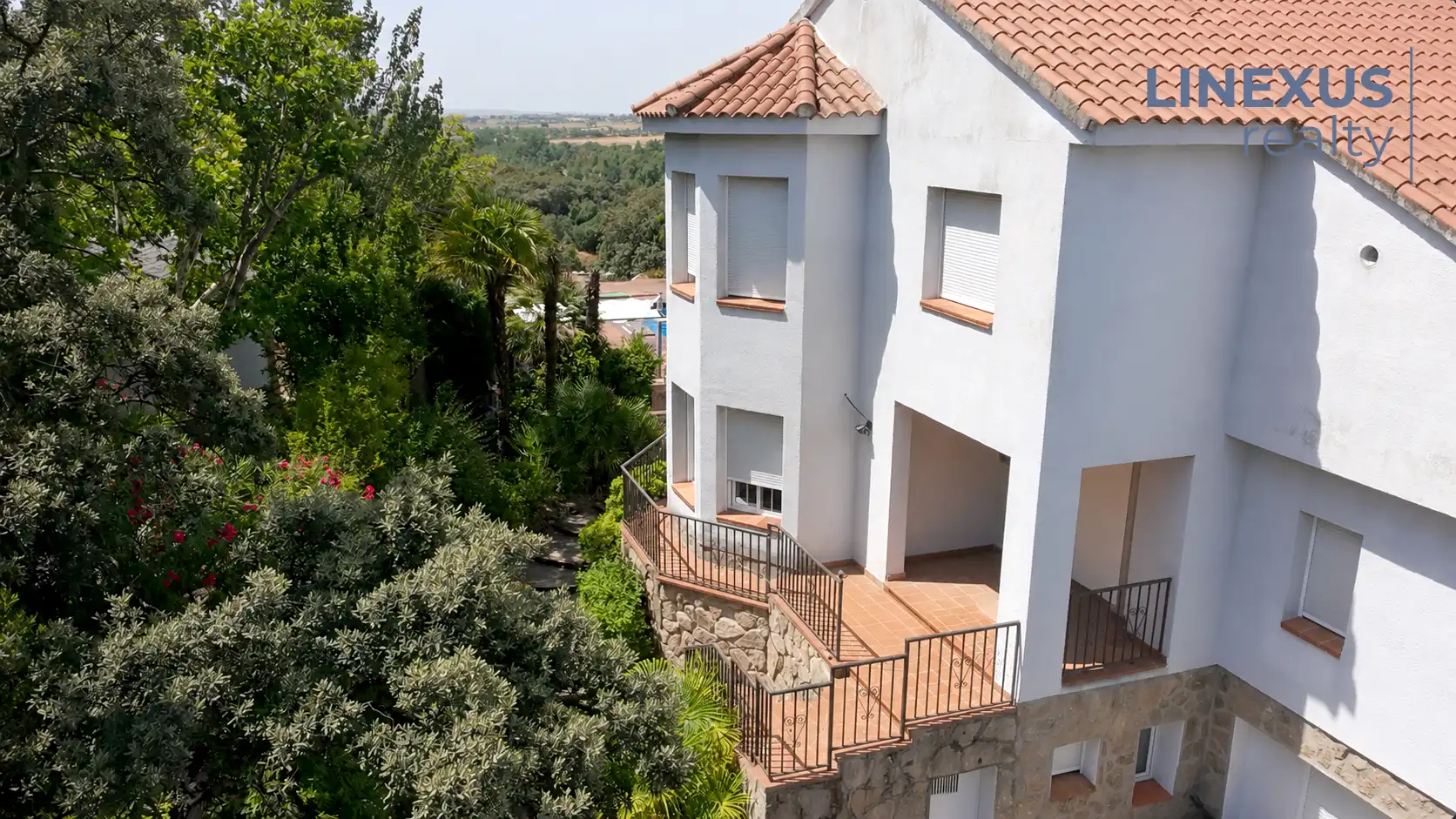 Vista exterior de Casa o xalet en venda en Batres amb Calefacció, Jardí privat i Terrassa