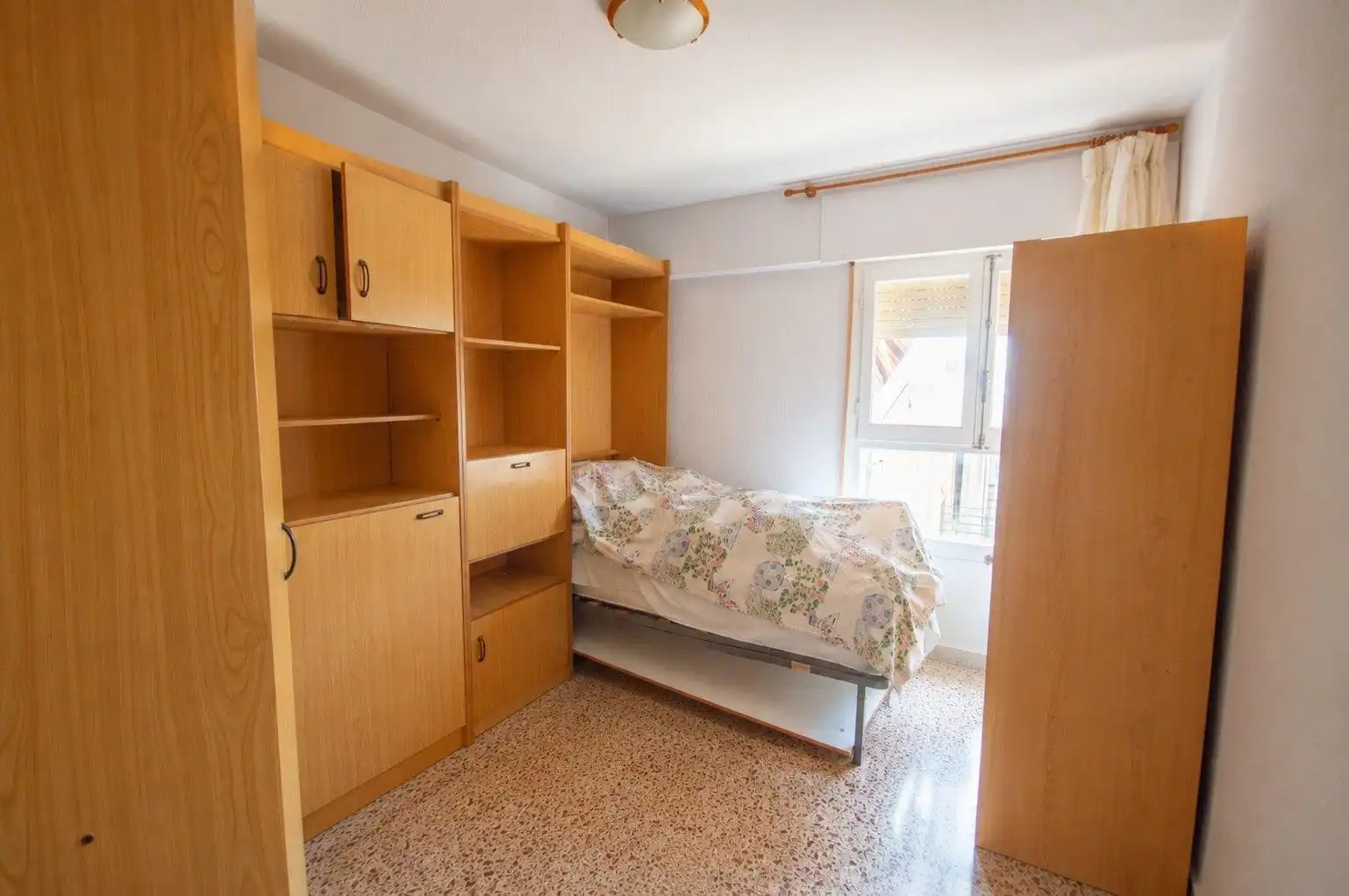 Habitación de Piso en venta en Alicante / Alacant con Aire acondicionado y Balcón