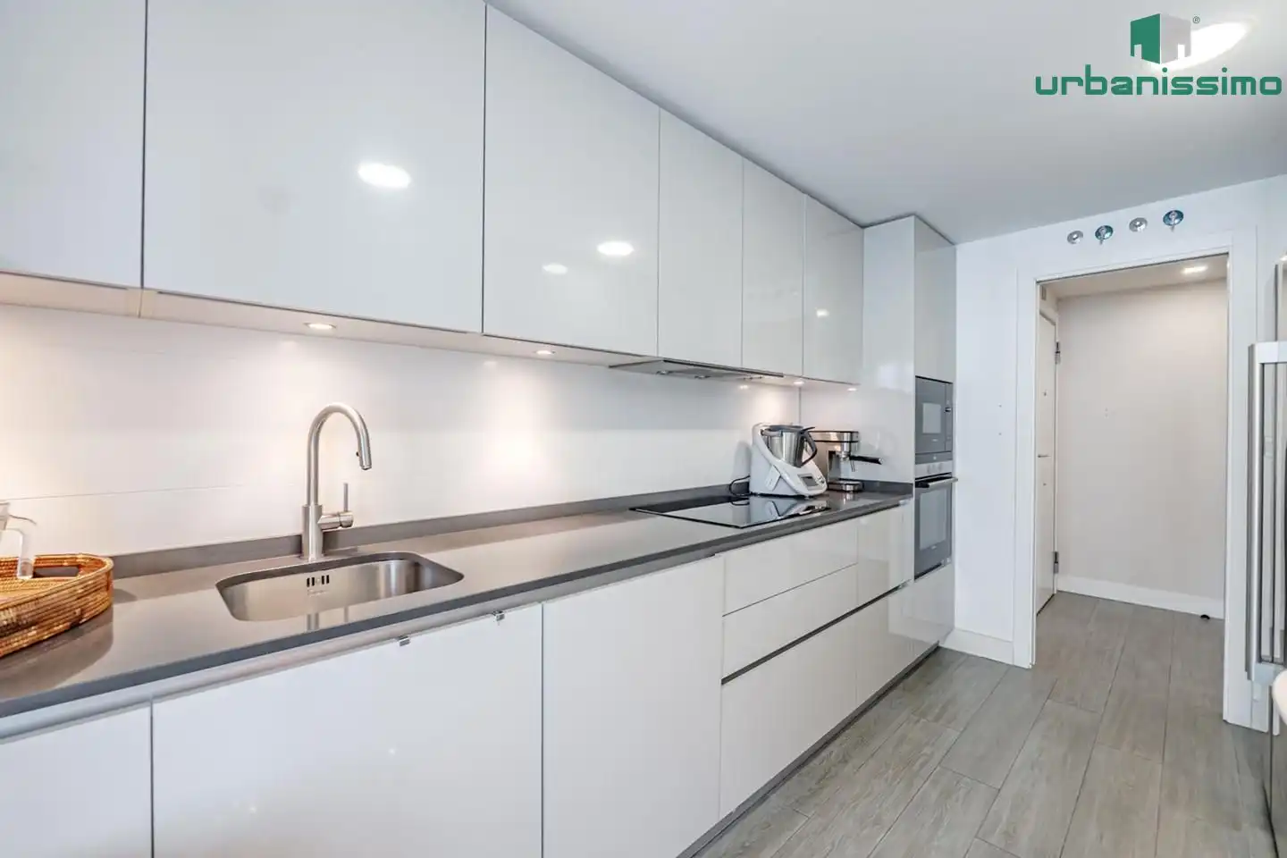 Kitchen of Flat for sale in Madrid  with Air Conditioner, Terrace and Storage room