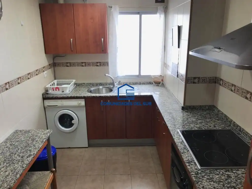 Cuina de Pis de lloguer en Cádiz amb Terrassa i Moblat