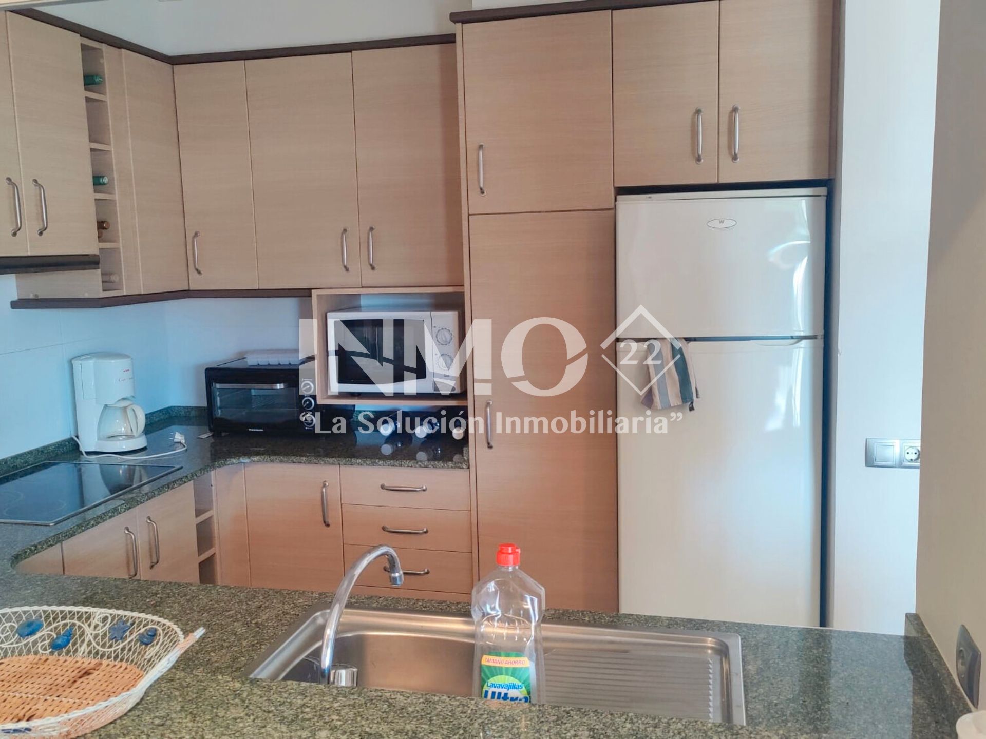 Cuina de Apartament en venda en Cambrils amb Aire condicionat, Terrassa i Moblat