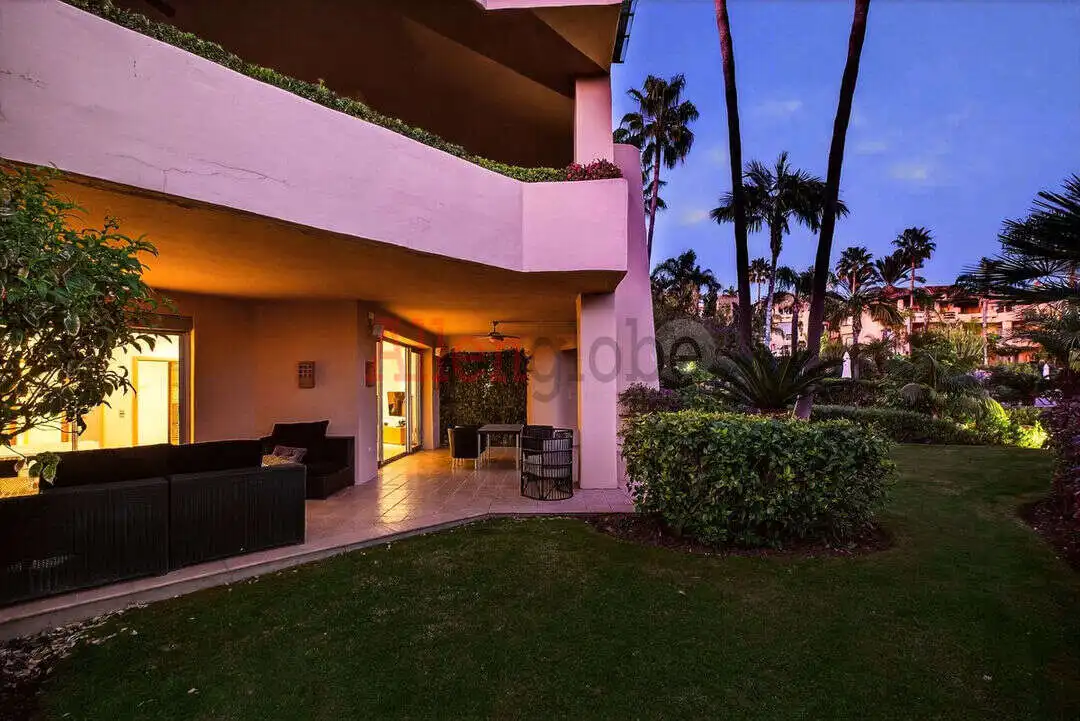 Flat with terrace for sale in Milla de Oro, imagen 9