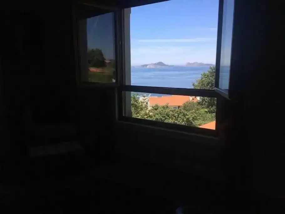 Dormitori de Casa o xalet de lloguer en Vigo  amb Piscina i Balcó