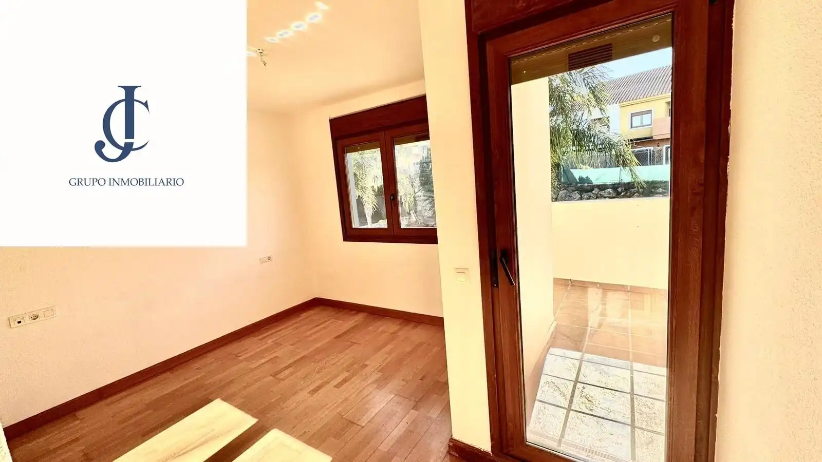 Casa aparellada en venda a UR6 15, imagen 18