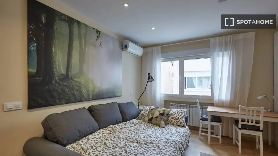 Room in Universidad - Malasaña