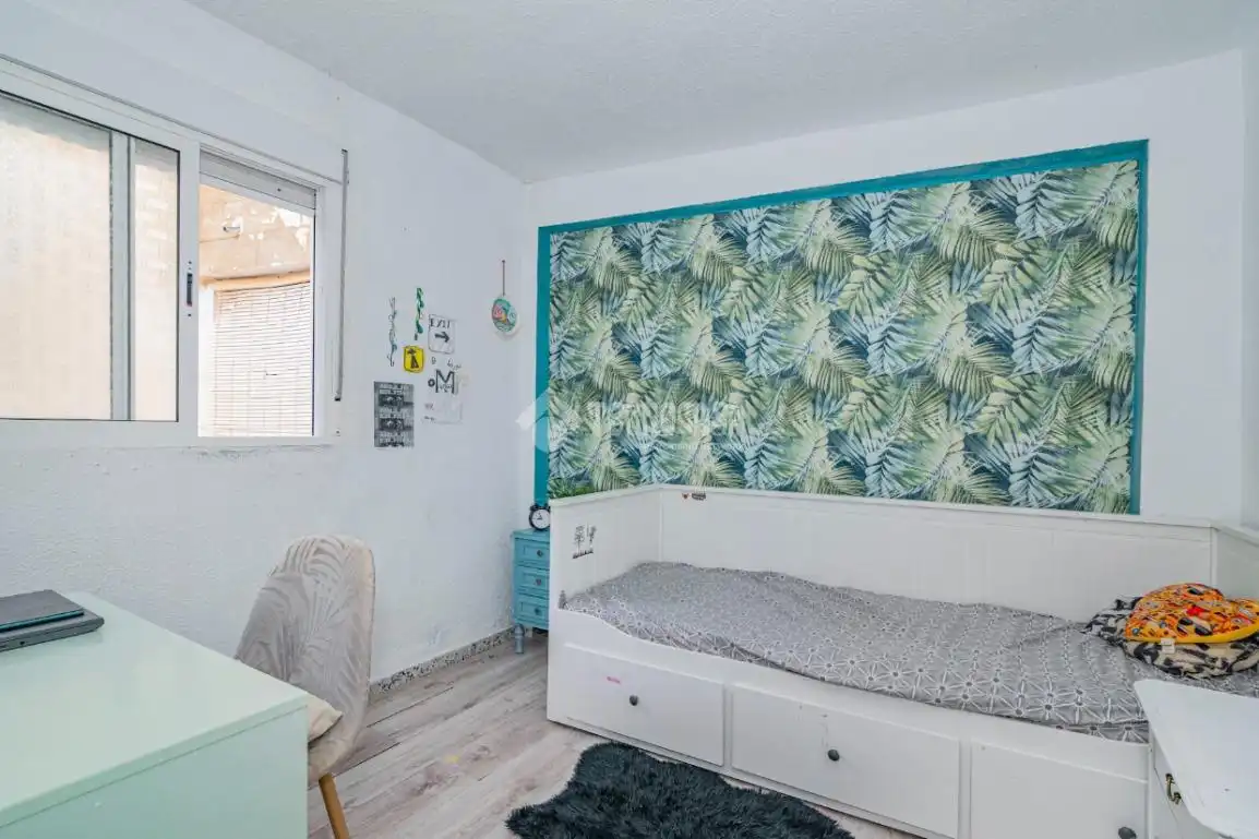 Habitación de Casa adosada en venta en Loja con Amueblado y Balcón