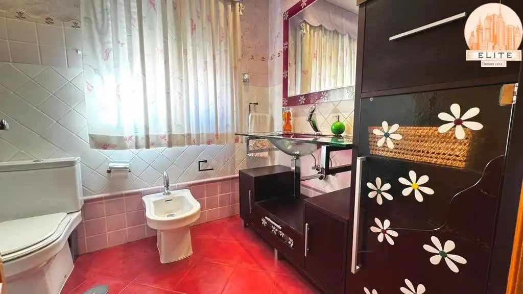 Baño de Casa adosada en venta en Torrejón de la Calzada con Aire acondicionado, Calefacción y Jardín privado