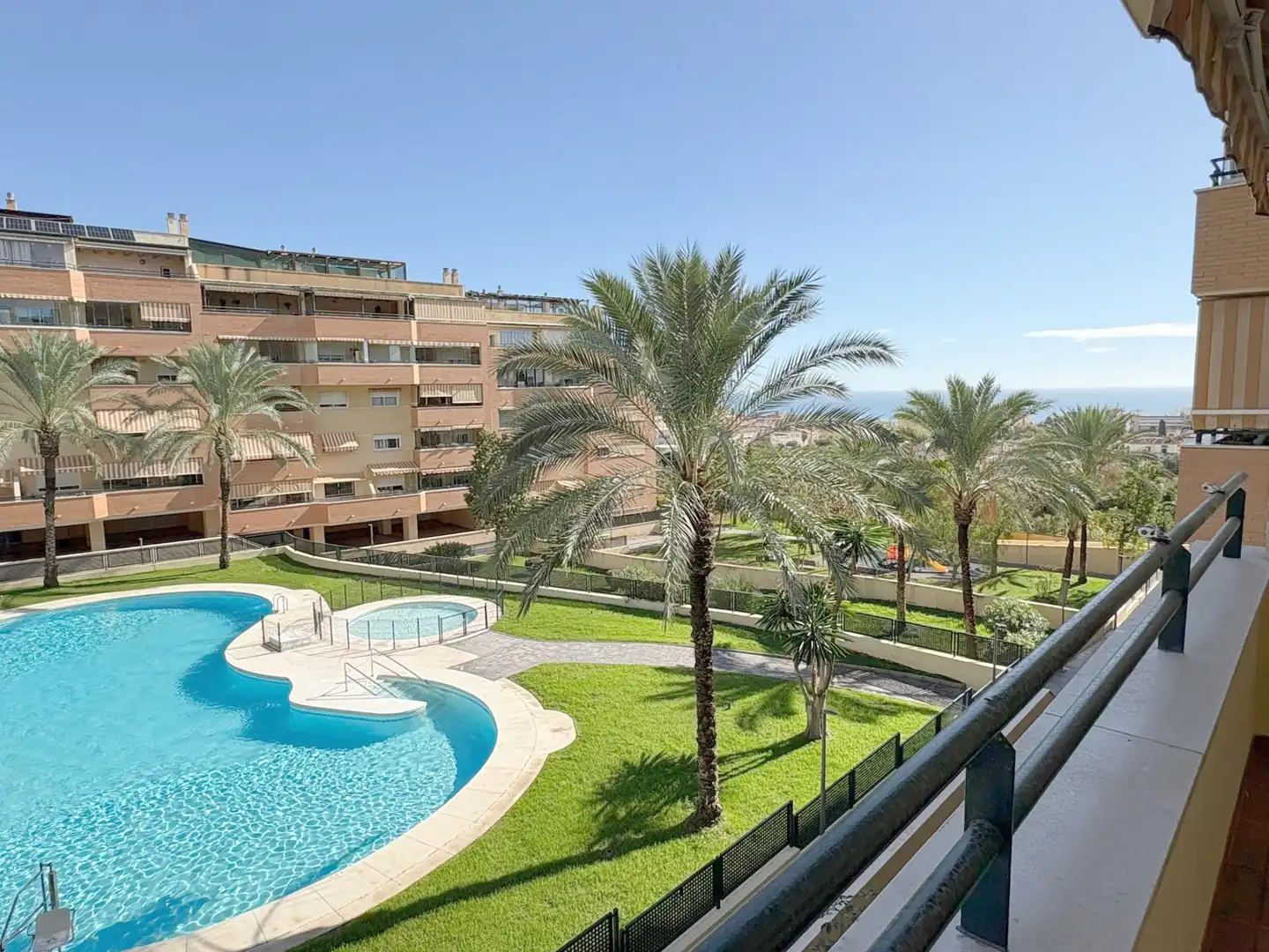 Flat for sale in Calle Andres Segovia, El Pinillo