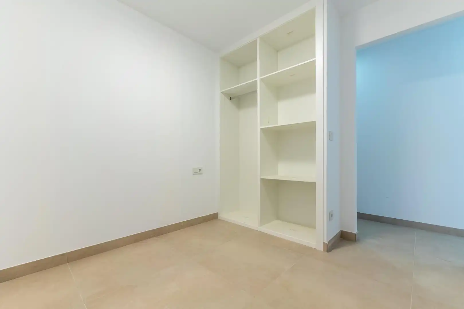 Apartamento con piscina en venta en La Carihuela - Los Nidos, imagen 11