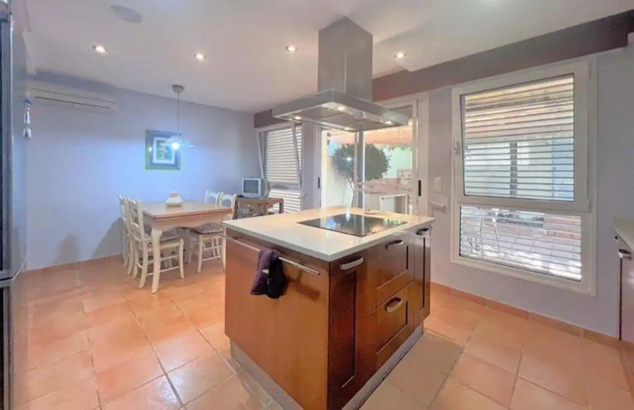 Cocina de Casa o chalet de alquiler en Benicasim / Benicàssim con Aire acondicionado, Calefacción y Jardín privado