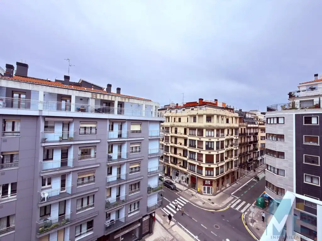 Vista exterior de Piso en venta en Donostia - San Sebastián  con Balcón