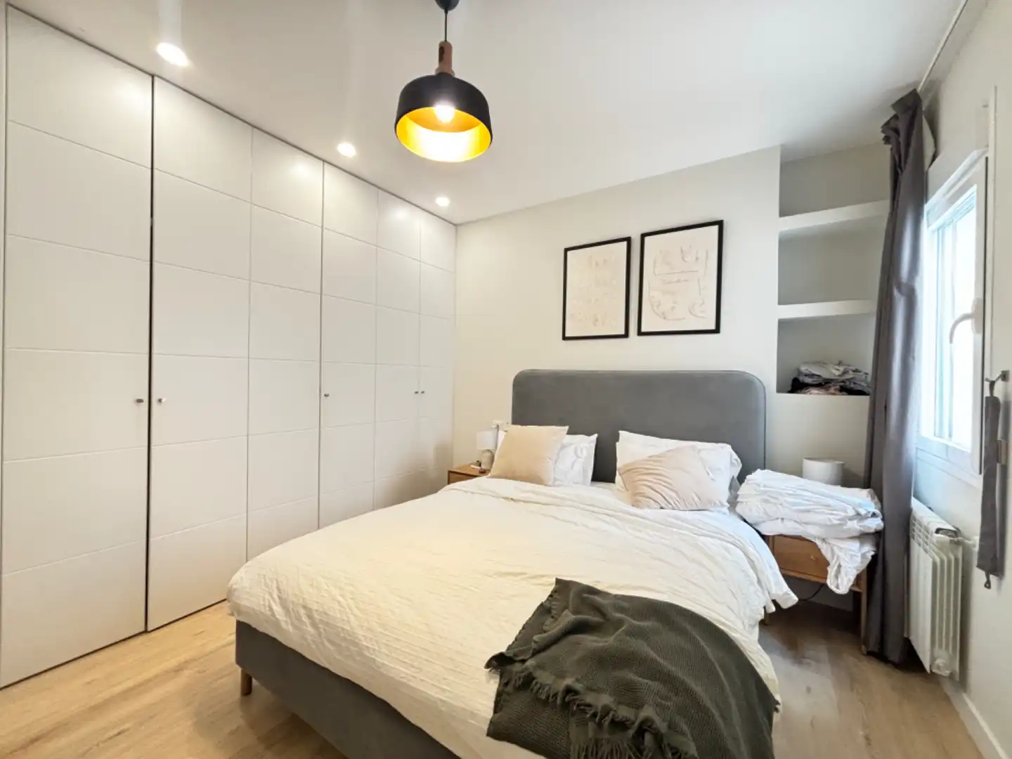 Schlafzimmer von Wohnung zur Miete in Madrid mit Klimaanlage, Heizung und Möbliert