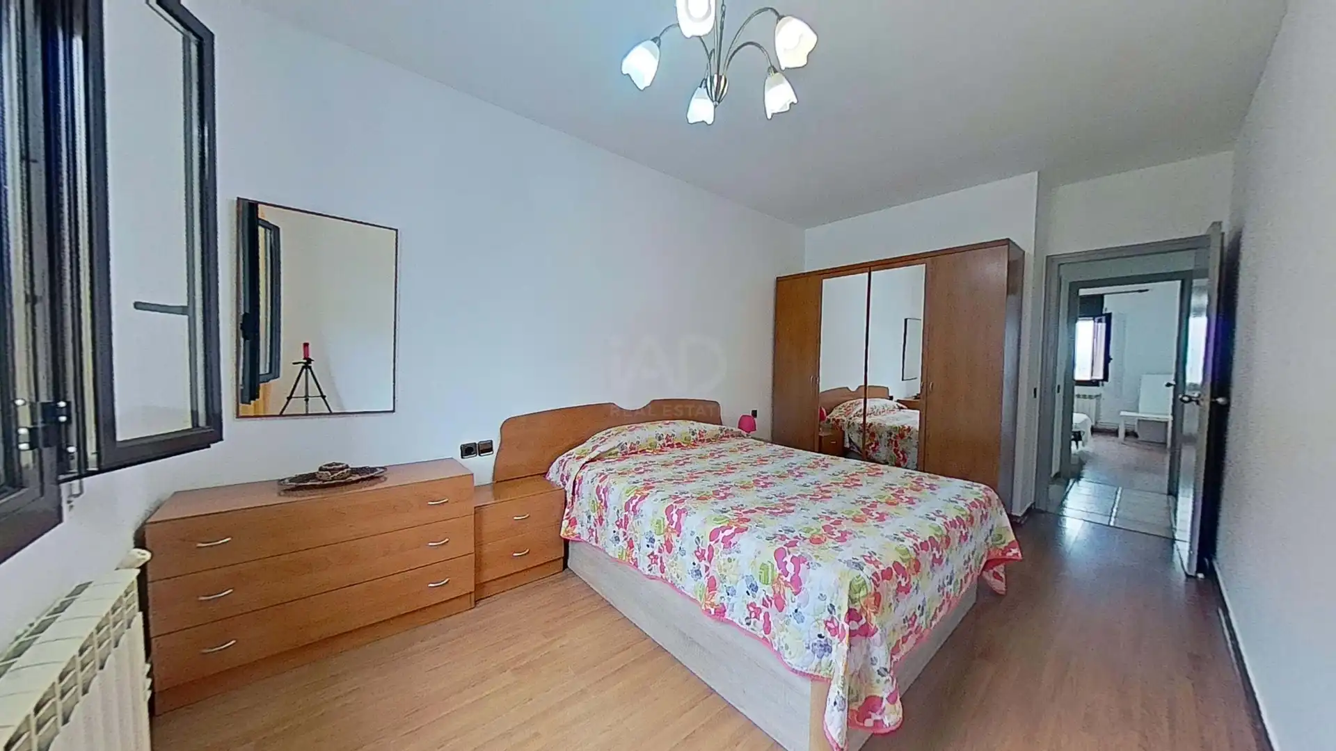 Schlafzimmer von Wohnung zum Verkauf in Arén mit Heizung
