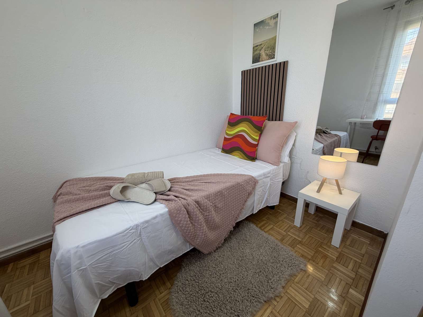Bedroom of Flat to share in  Madrid Capital  with Air Conditioner and Terrace