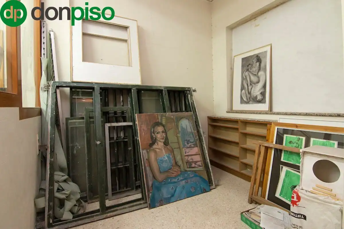 Local en venta en Granada con Amueblado