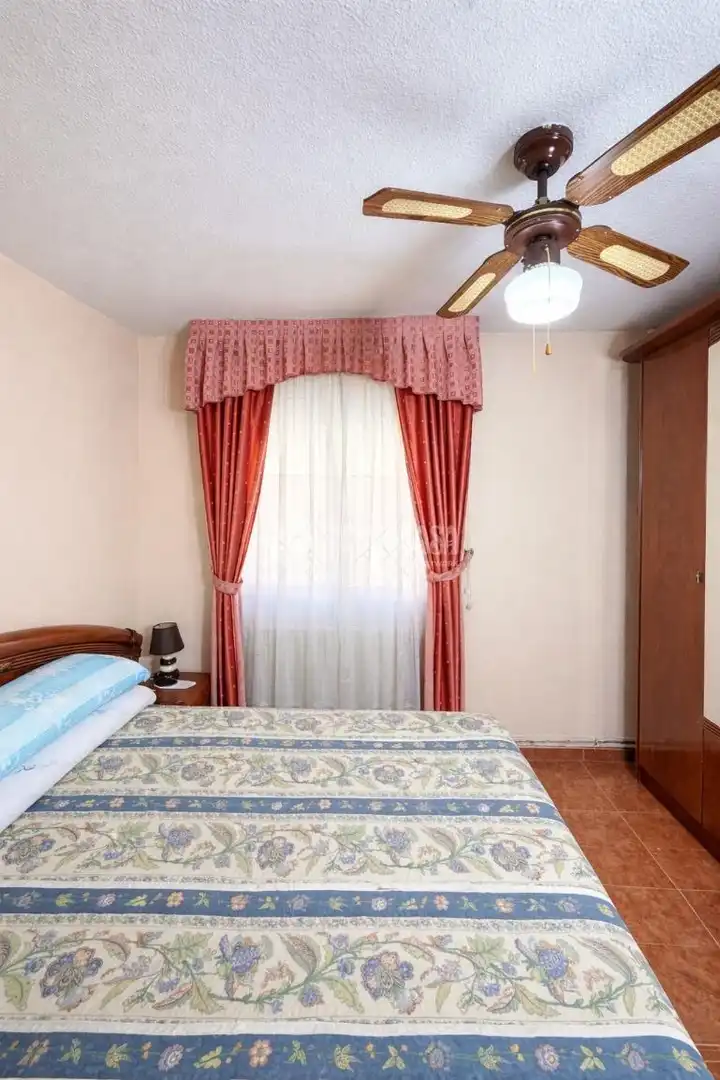 Habitación de Piso en venta en Madrid con Calefacción