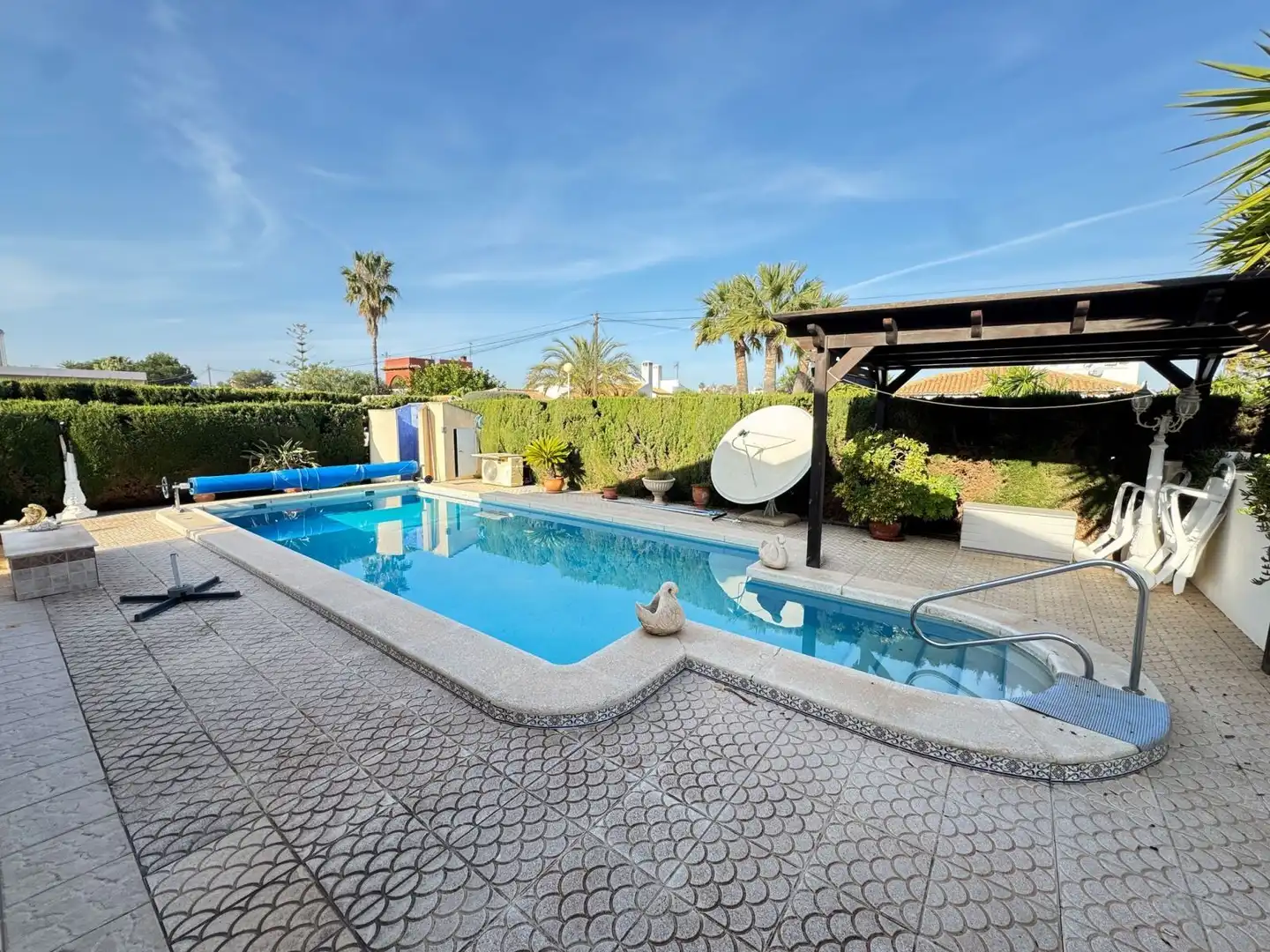 Piscina de Casa o xalet en venda en Orihuela amb Aire condicionat i Jardí privat