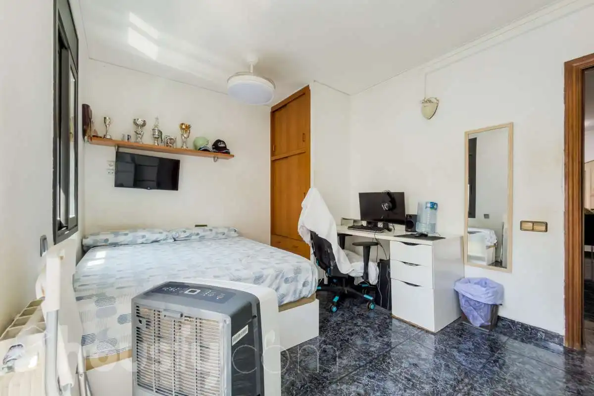 Bedroom of Houses for sale in Badalona  with Air Conditioner, Heating and Terrace
