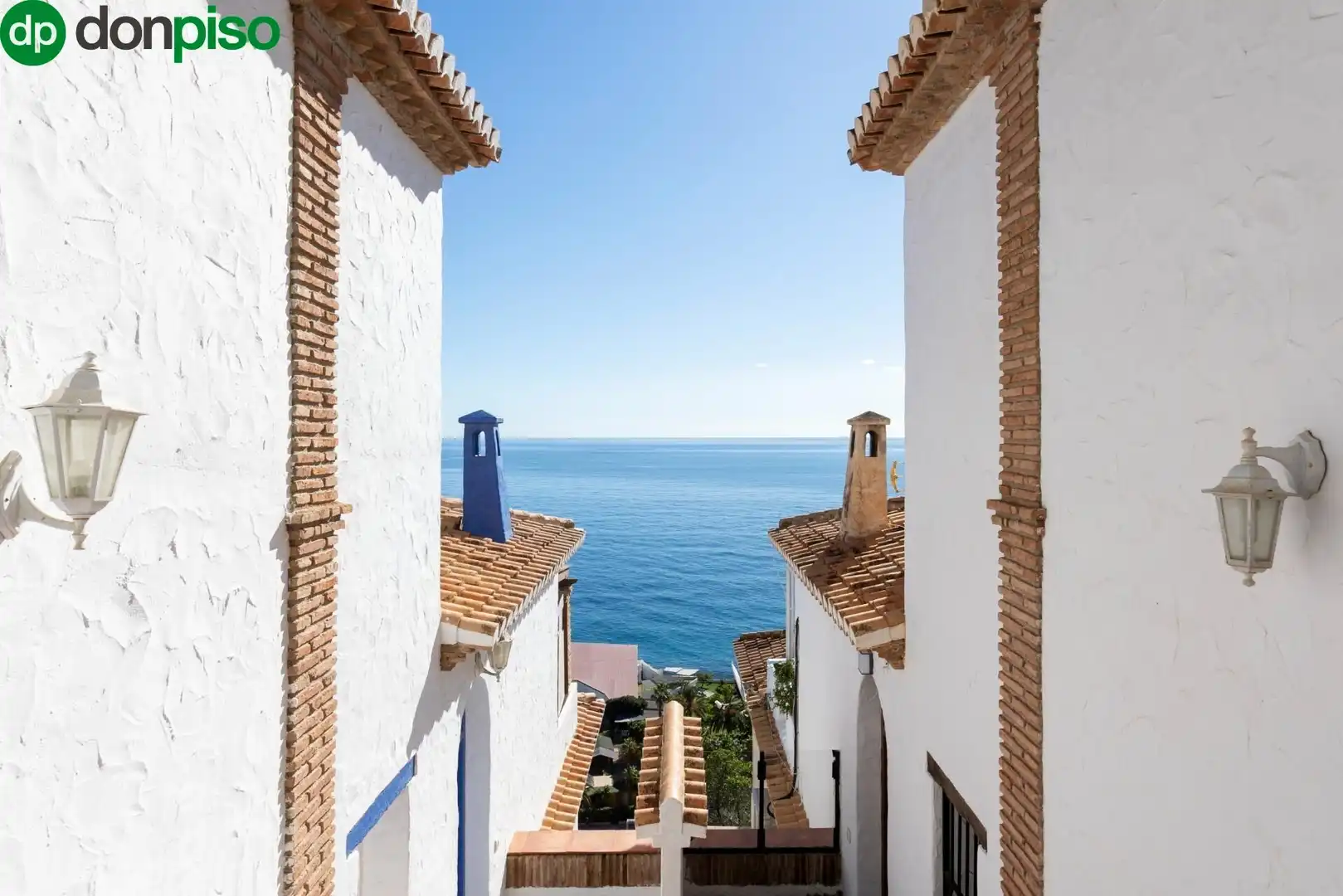 Exterior view of Houses for sale in Almuñécar  with Air Conditioner, Heating and Private garden