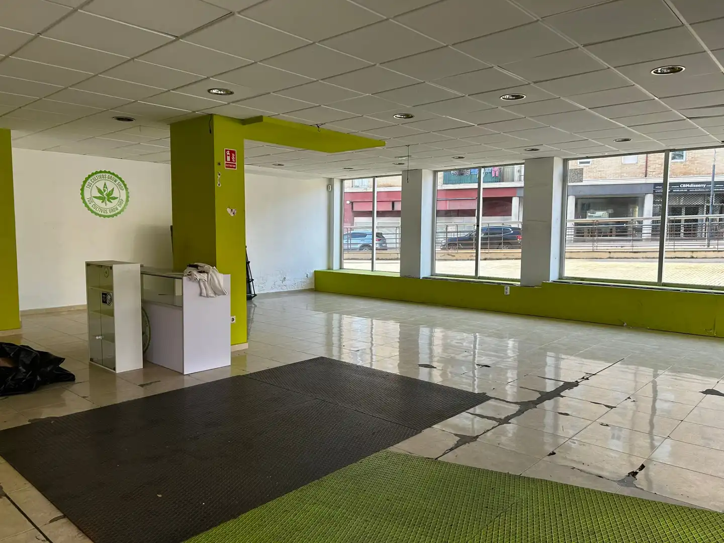 Local comercial de lloguer a Calella, imagen 2