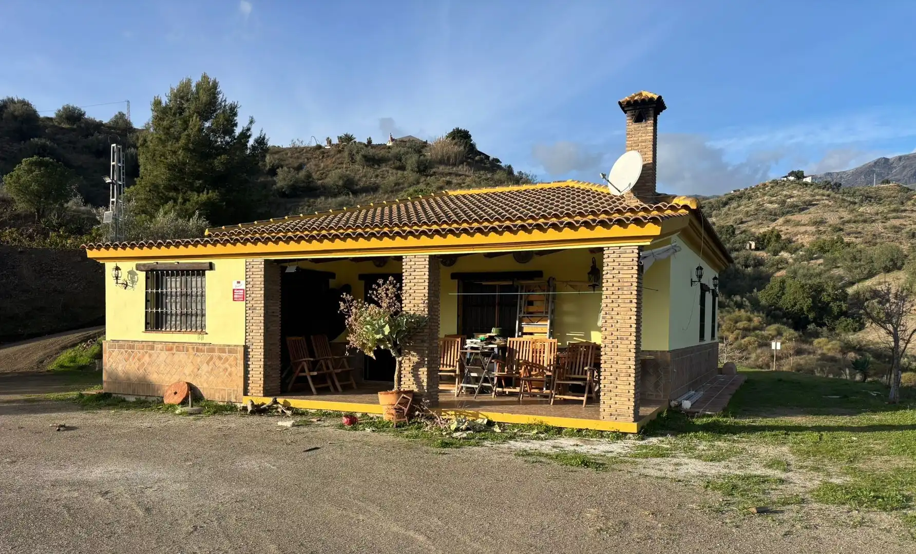 Vista exterior de Finca rústica en venda en Sedella amb Jardí privat, Terrassa i Traster
