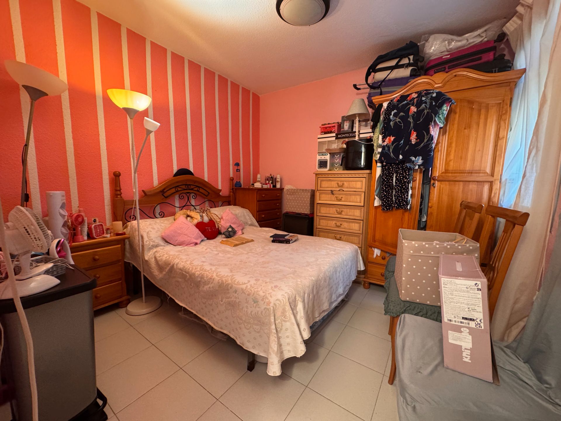 Habitación de Piso en venta en Castellón de la Plana / Castelló de la Plana con Trastero, Amueblado y Balcón