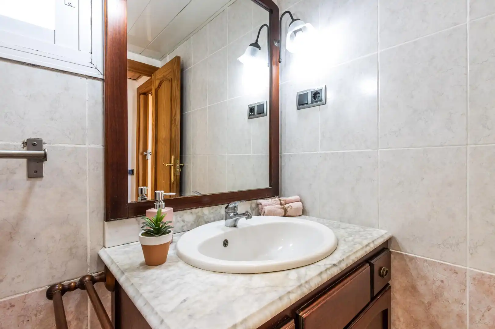 Badezimmer von Dachboden zum Verkauf in Terrassa mit Klimaanlage, Heizung und Terrasse