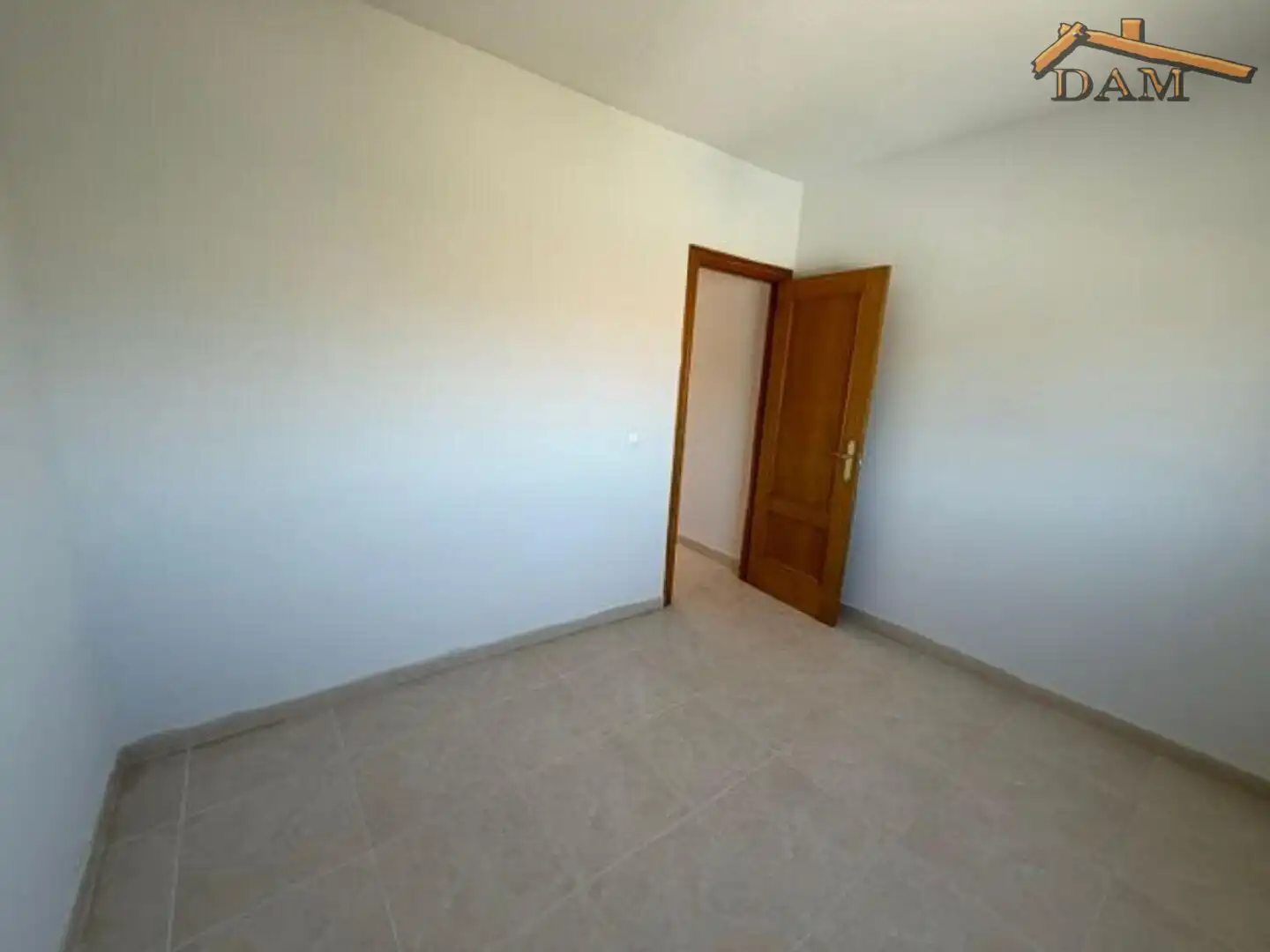 Habitación de Casa adosada en venta en Carmena