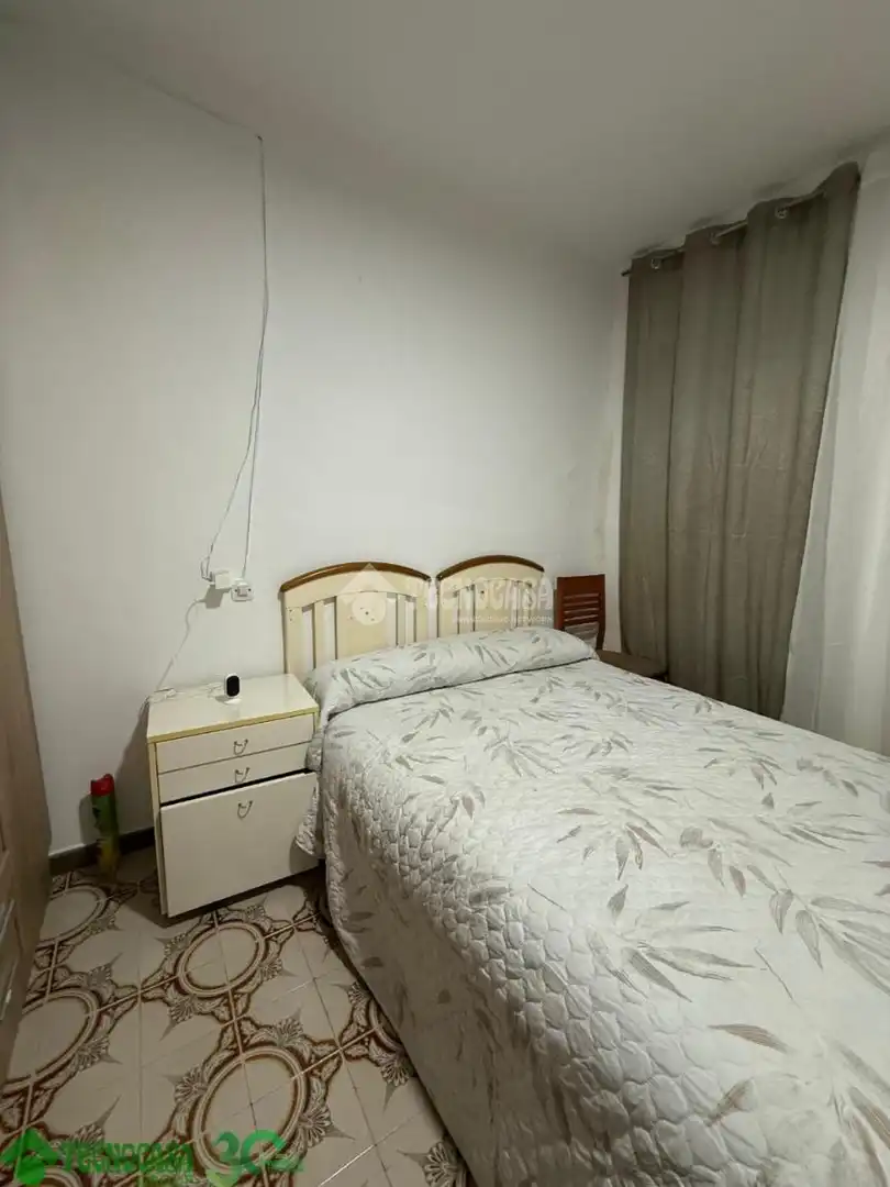 Habitación de Casa adosada en venta en Santa Cruz de la Zarza con Aire acondicionado, Alarma y Piscina comunitaria