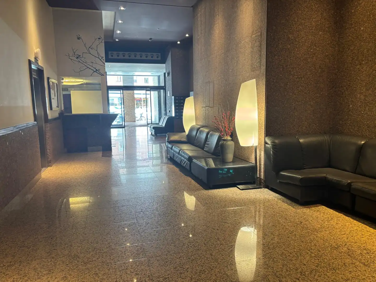 Piso de alquiler en  Pamplona / Iruña con Calefacción, Parquet y Terraza