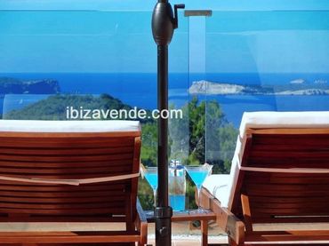 Chalet con piscina en venta en Cala Salada