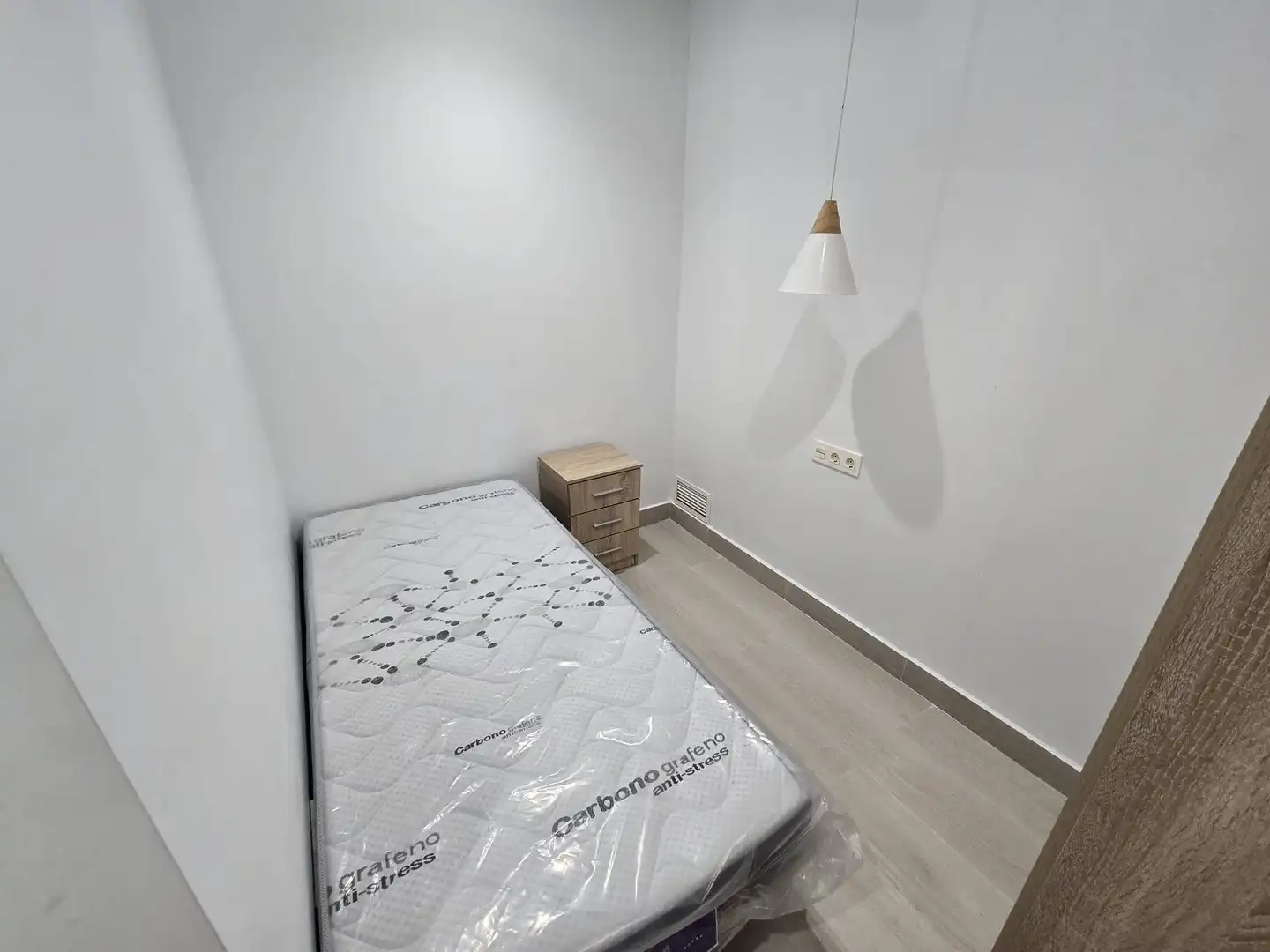 Schlafzimmer von Erdgeschoss zur Miete in Centro