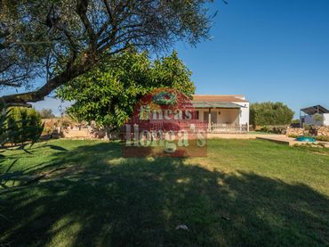 Casa rústica amb jardí en venda a Ciutadella