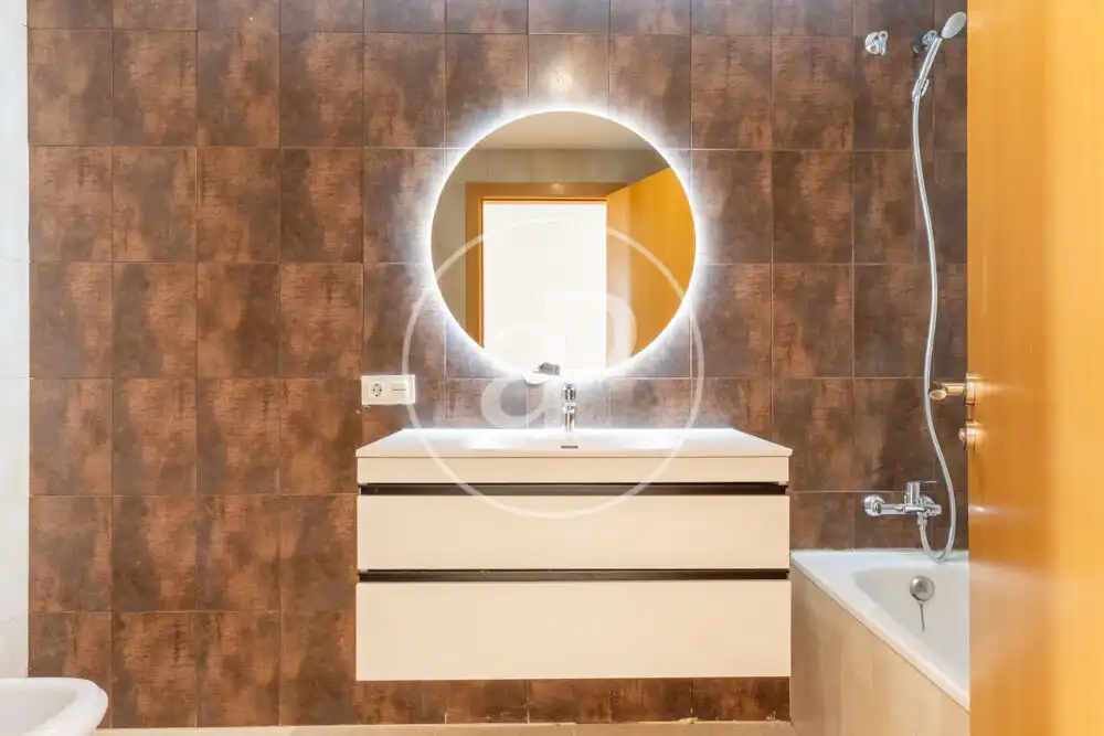 Badezimmer von Wohnung zur Miete in Sagunto / Sagunt mit Klimaanlage, Heizung und Terrasse