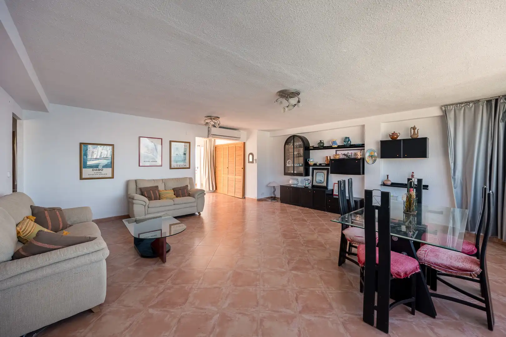 Sala de estar de Ático en venta en Benidorm con Piscina y Piscina comunitaria