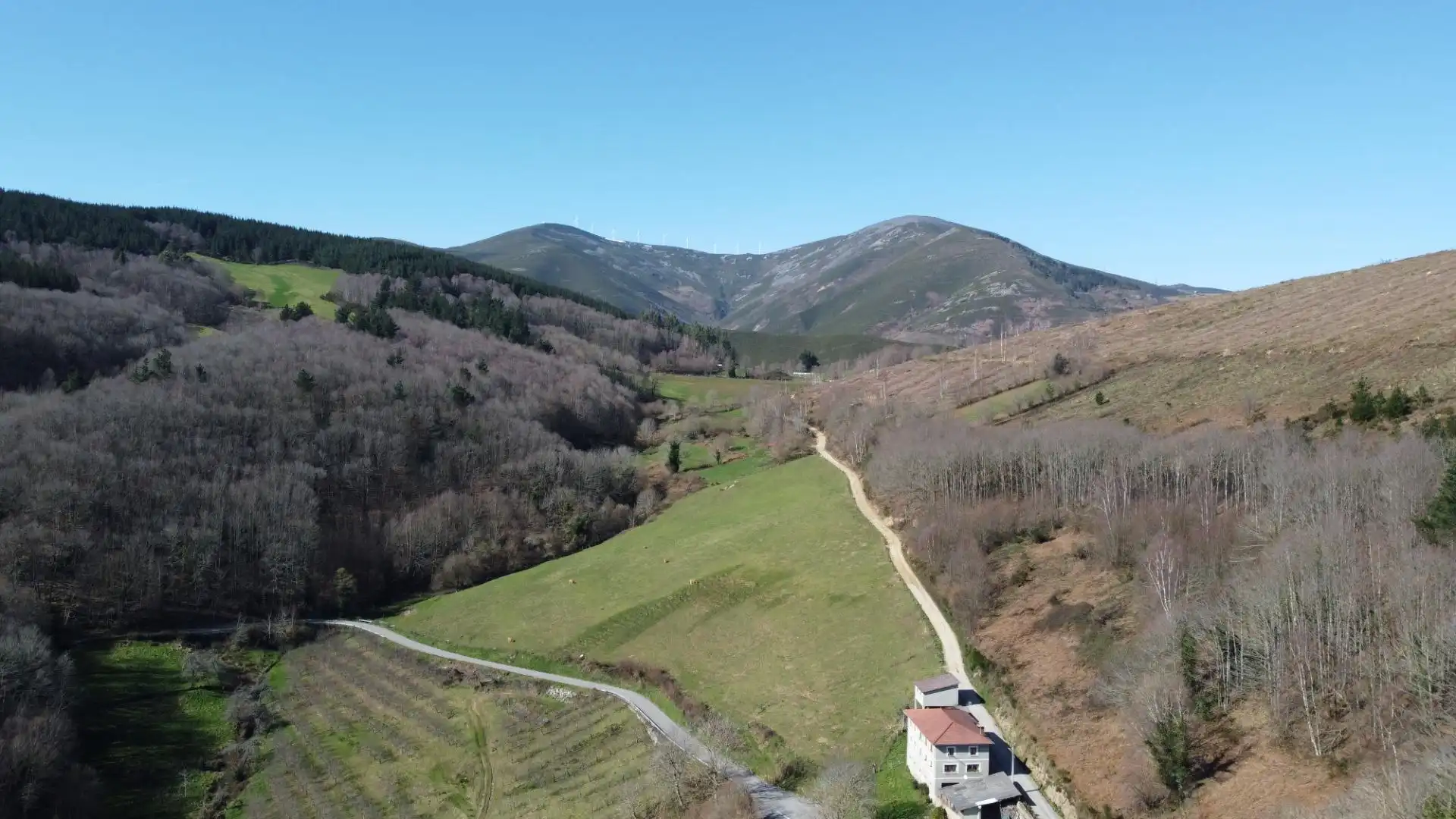 Country homes for sale in Allande  with Private garden