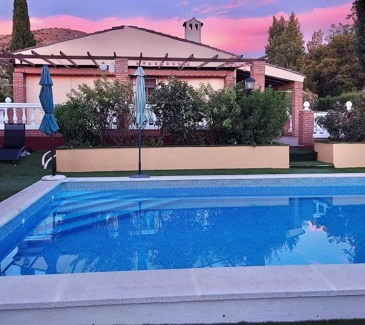Swimming pool of Houses for sale in Jaén  with Air Conditioner, Heating and Private garden
