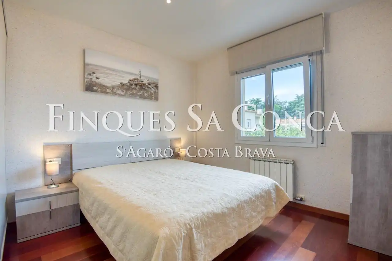 Habitación de Casa adosada en venta en Castell d'Aro, Platja d'Aro i s'Agaró con Aire acondicionado, Calefacción y Amueblado
