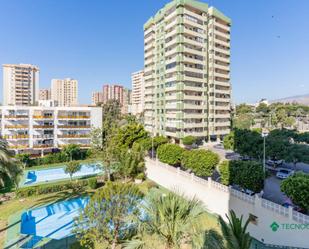 Vista exterior de Pis en venda en Roquetas de Mar amb Piscina comunitària