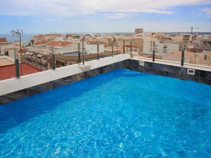 Piscina de Apartament en venda en Torrevieja amb Aire condicionat, Calefacció i Terrassa