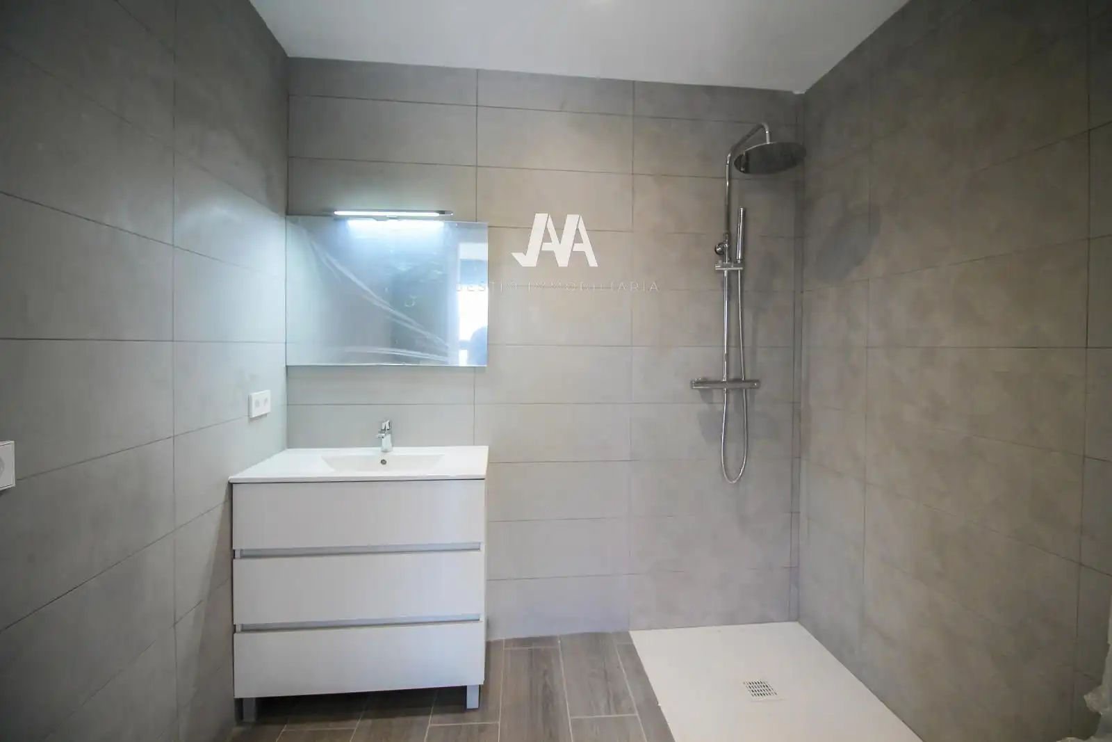 Baño de Dúplex en venta en Igualada con Calefacción, Terraza y Horno