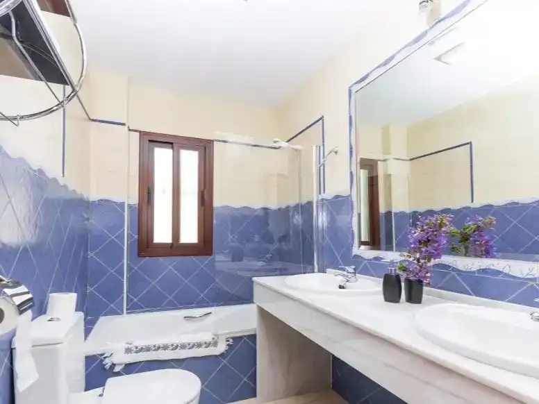 Bany de Casa o xalet en venda en Conil de la Frontera amb Piscina i Balcó