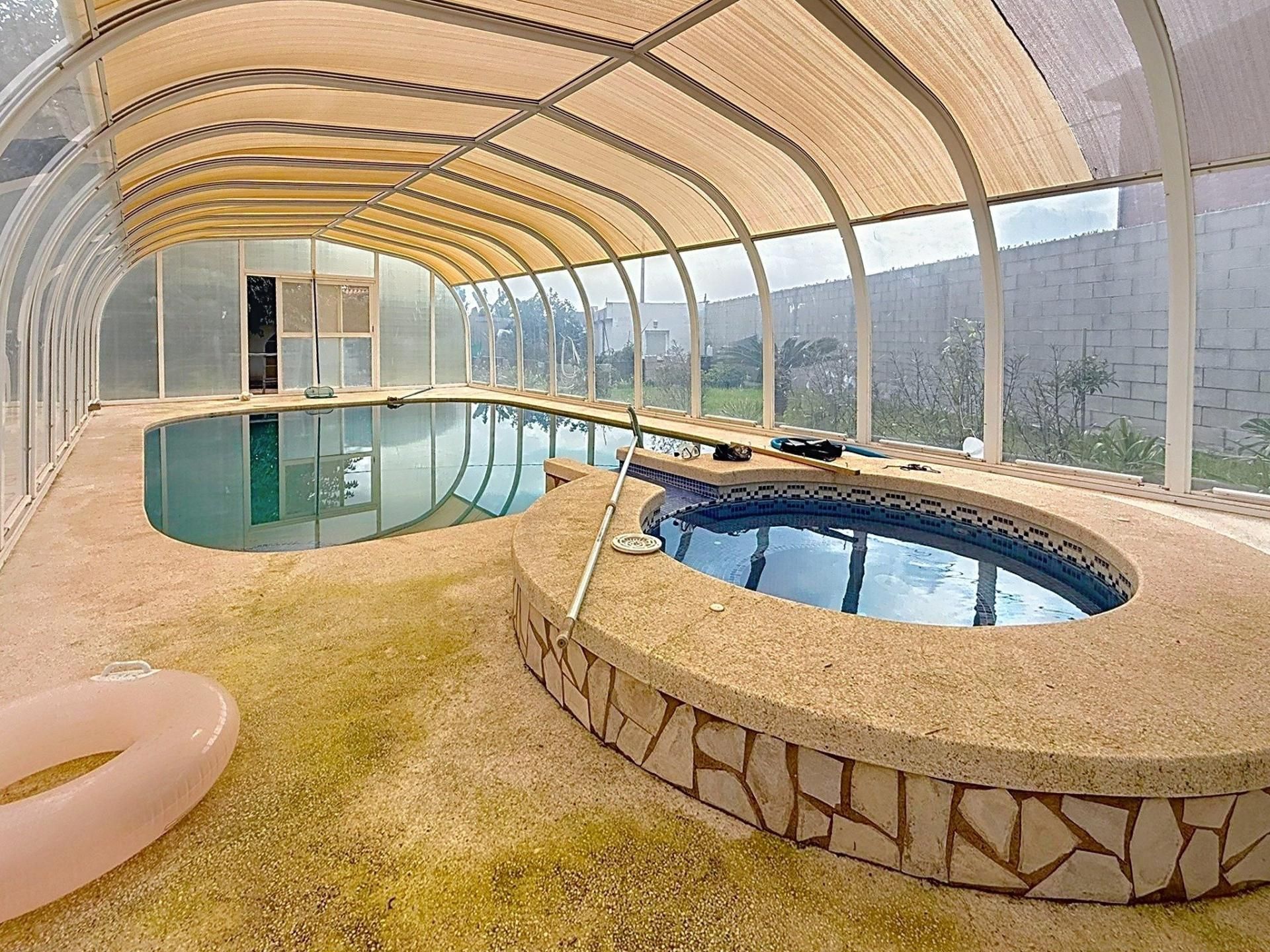 Piscina de Casa o chalet en venta en Castellón de la Plana / Castelló de la Plana con Aire acondicionado, Terraza y Piscina