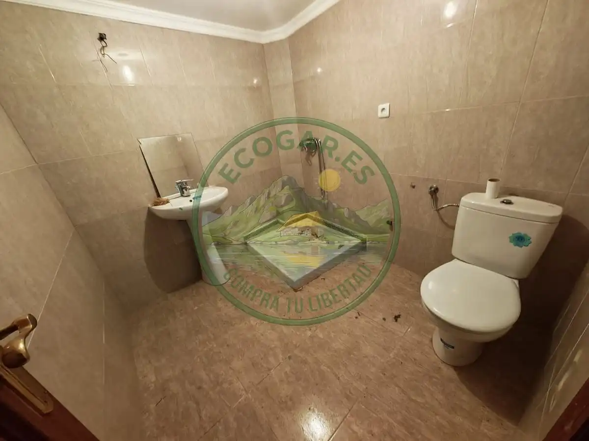 Bathroom of Detached homes for sale in Puente de Domingo Flórez