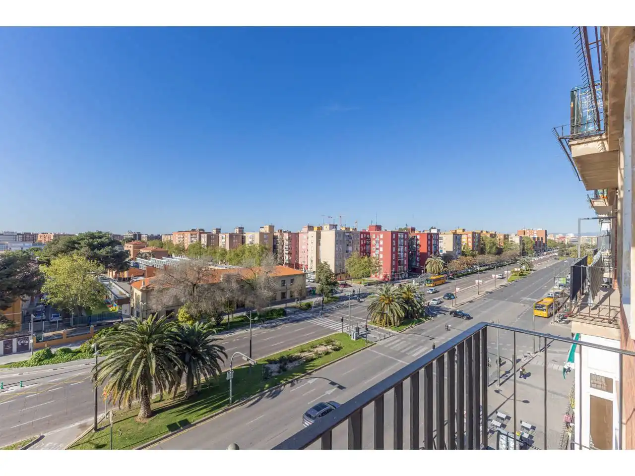 Vista exterior de Piso en venta en Valencia con Balcón
