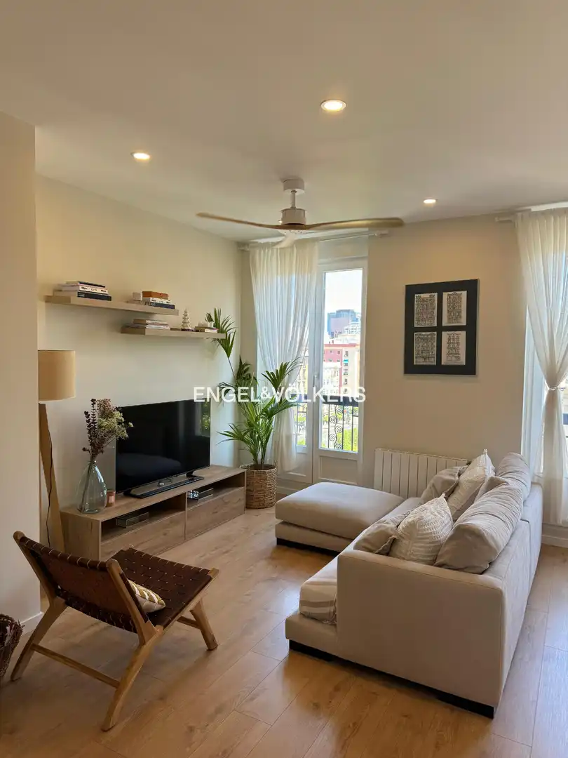 Sala de estar de Piso de alquiler en Madrid con Calefacción, Parquet y Balcón