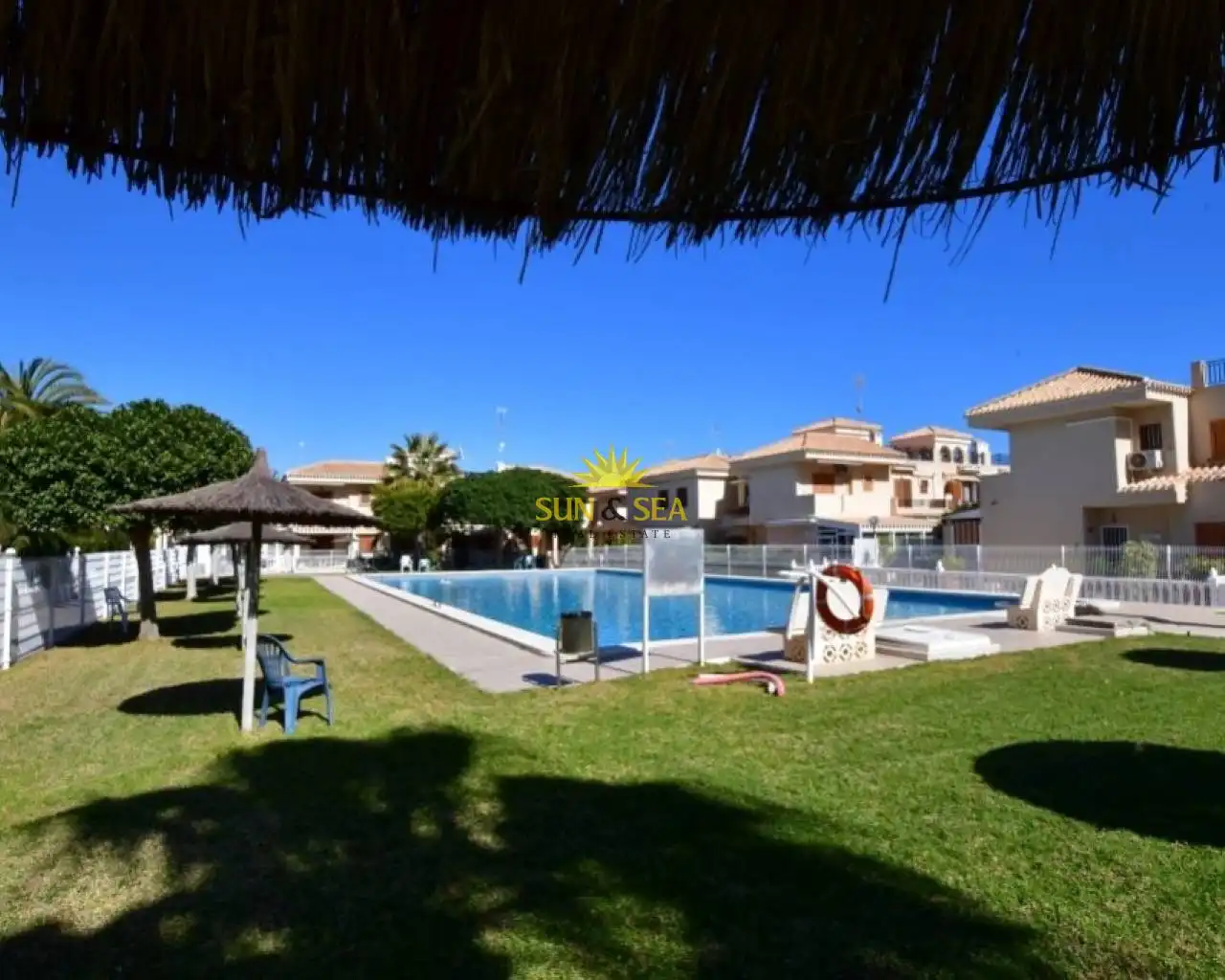 Piscina de Casa o xalet de lloguer en Orihuela amb Aire condicionat, Calefacció i Terrassa