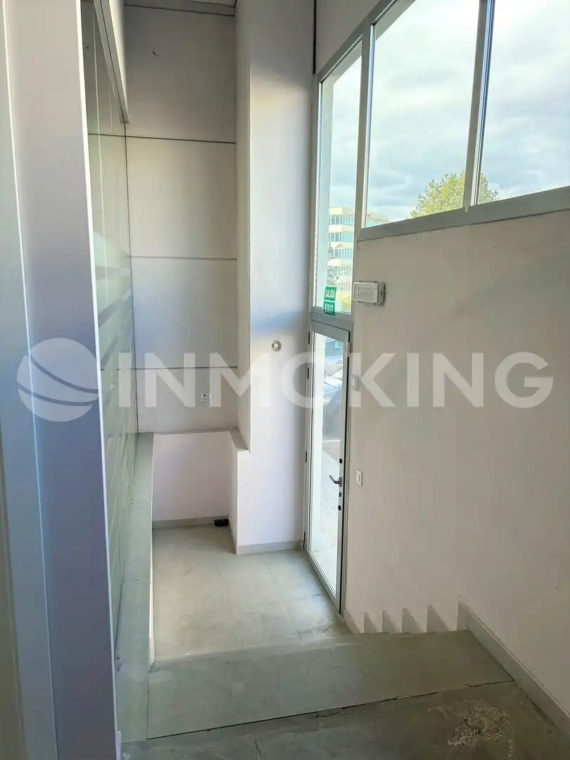 Industrial building to rent in Fuente del Jarro, imagen 4