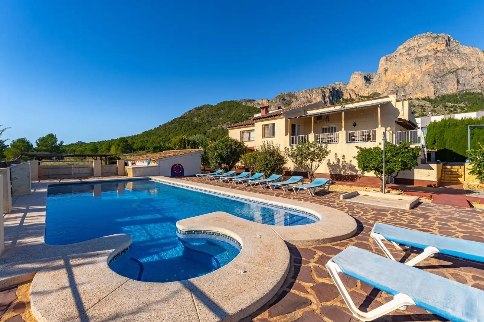 Piscina de Casa o chalet en venta en Polop con Aire acondicionado, Calefacción y Jardín privado