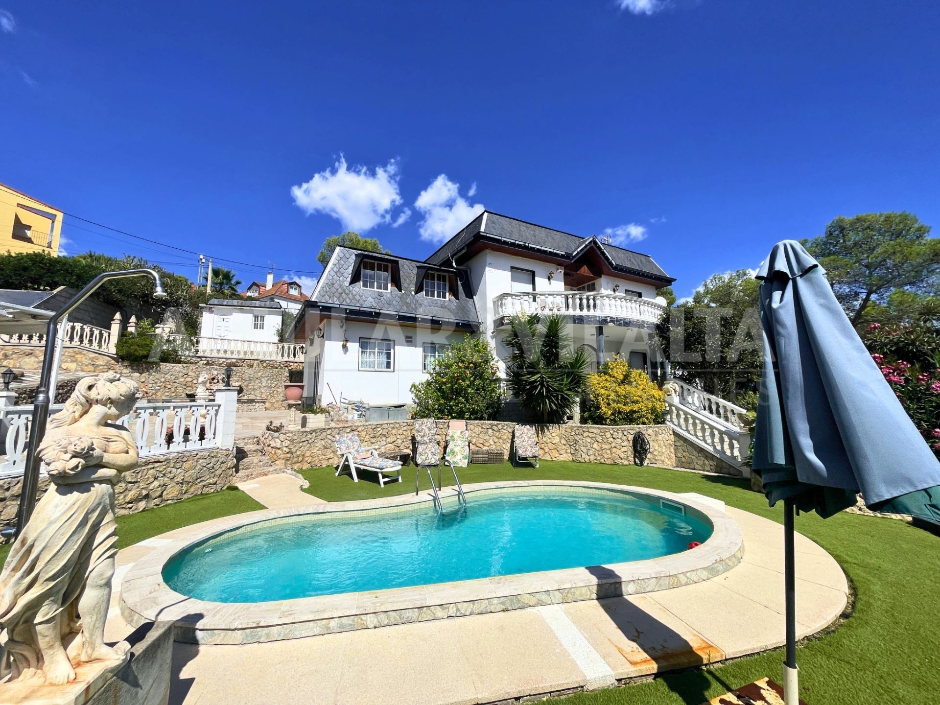 Vista exterior de Casa o xalet en venda en Olivella amb Aire condicionat, Calefacció i Jardí privat